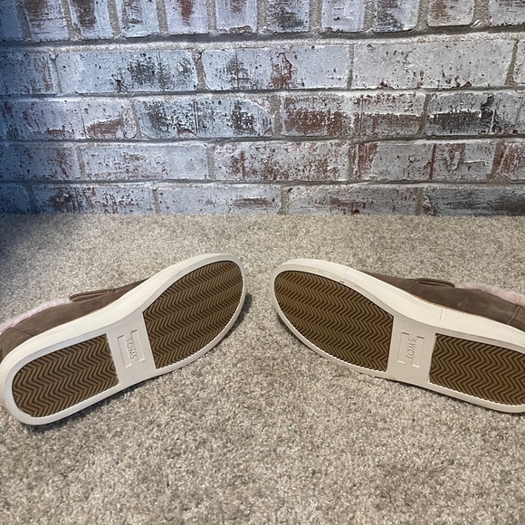 Toms Brown and Pink Slip-On Sneakers with Cozy Lining - Picture 4 of 4